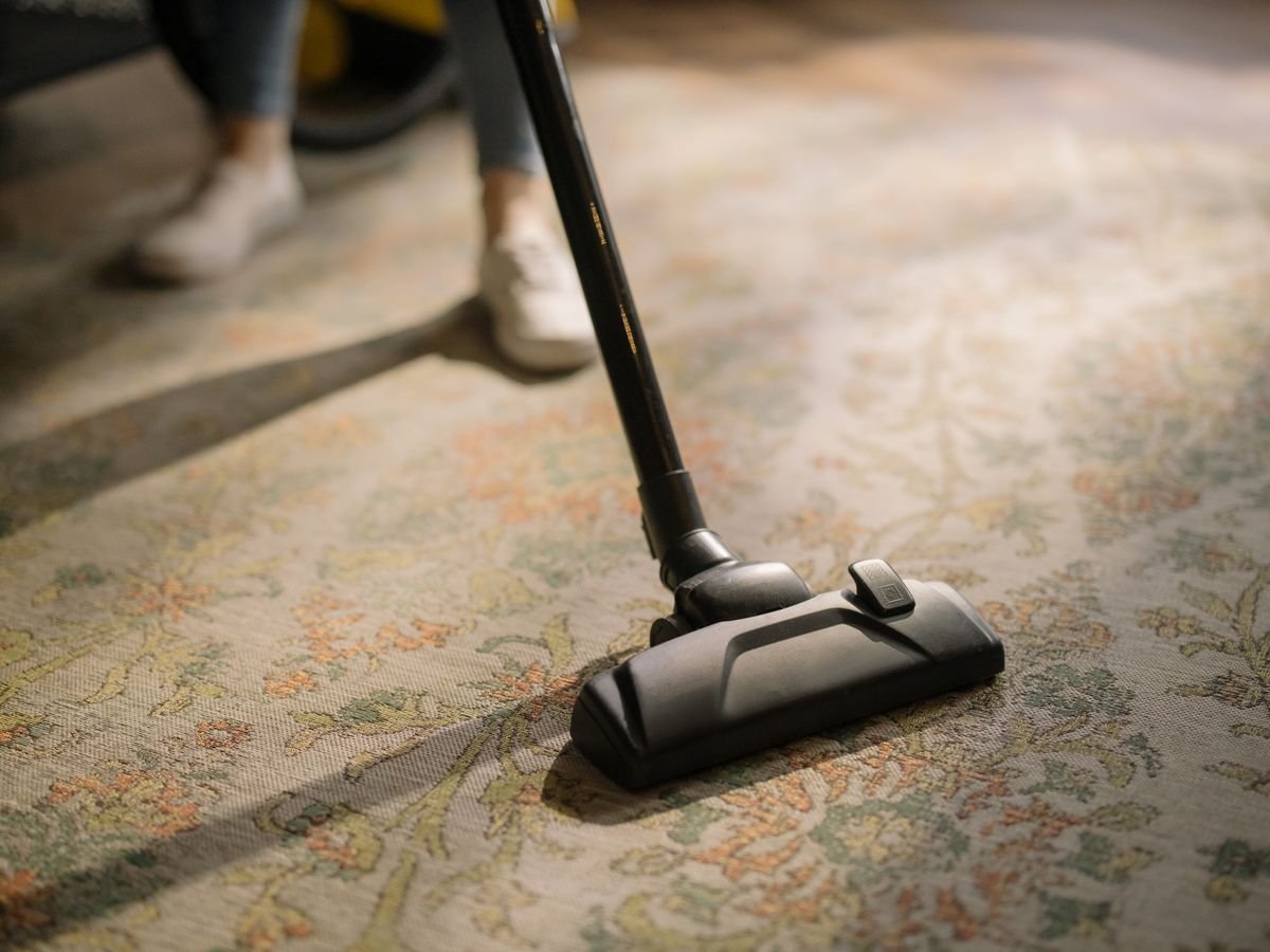 aspirador antiácaros en alfombra y textiles del hogar